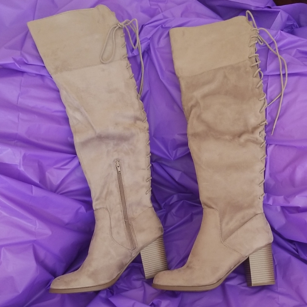 Soda Gray Suede Knee High Boots in Size 10 (NEW)